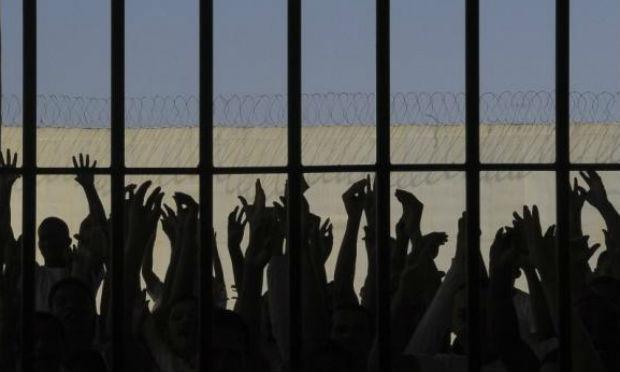 No campo conservador sempre se semeou inúmeras desinformações, apelidando o benefício de 'bolsa bandido' e afins, maximizando o valor pago e criticando a fonte do recurso como sendo desviado de outras destinações.Foto: Reprodução No campo conservador sempre se semeou inúmeras desinformações, apelidando o benefício de 'bolsa bandido' e afins, maximizando o valor pago e criticando a fonte do recurso como sendo desviado de outras destinações.Foto: Reprodução